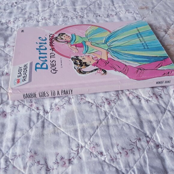 Vintage 1964 Barbie Book Mattel - Picture 2 of 9